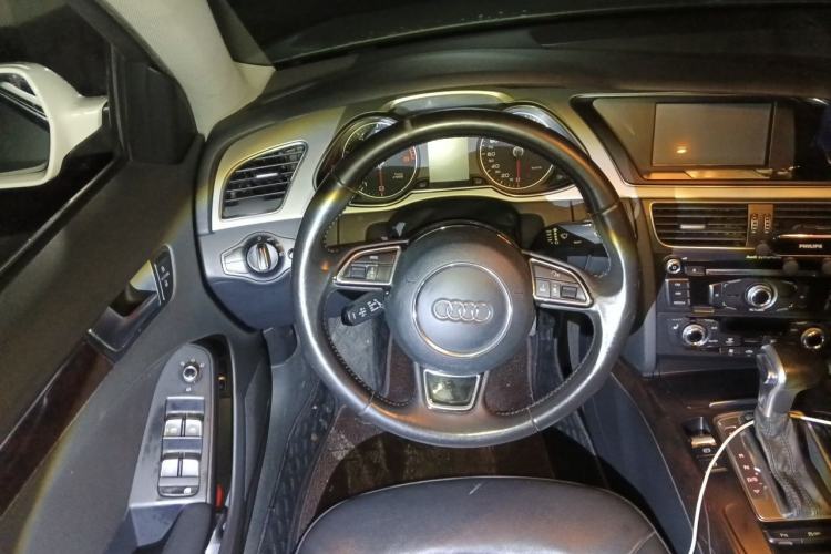 Used Audi A4L 2015 35 TFSI Automatic Comfort Model Steering Wheel