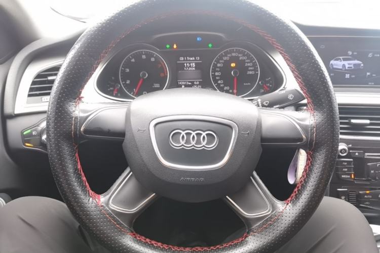 Used Audi A4L 2015 30 TFSI Automatic Comfort Model Steering Wheel