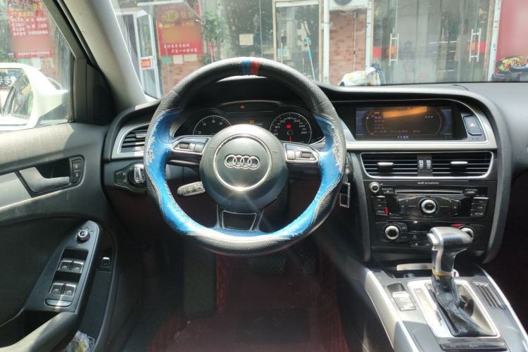 Used Audi A4L 2015 35 TFSI Automatic Standard Model Steering Wheel