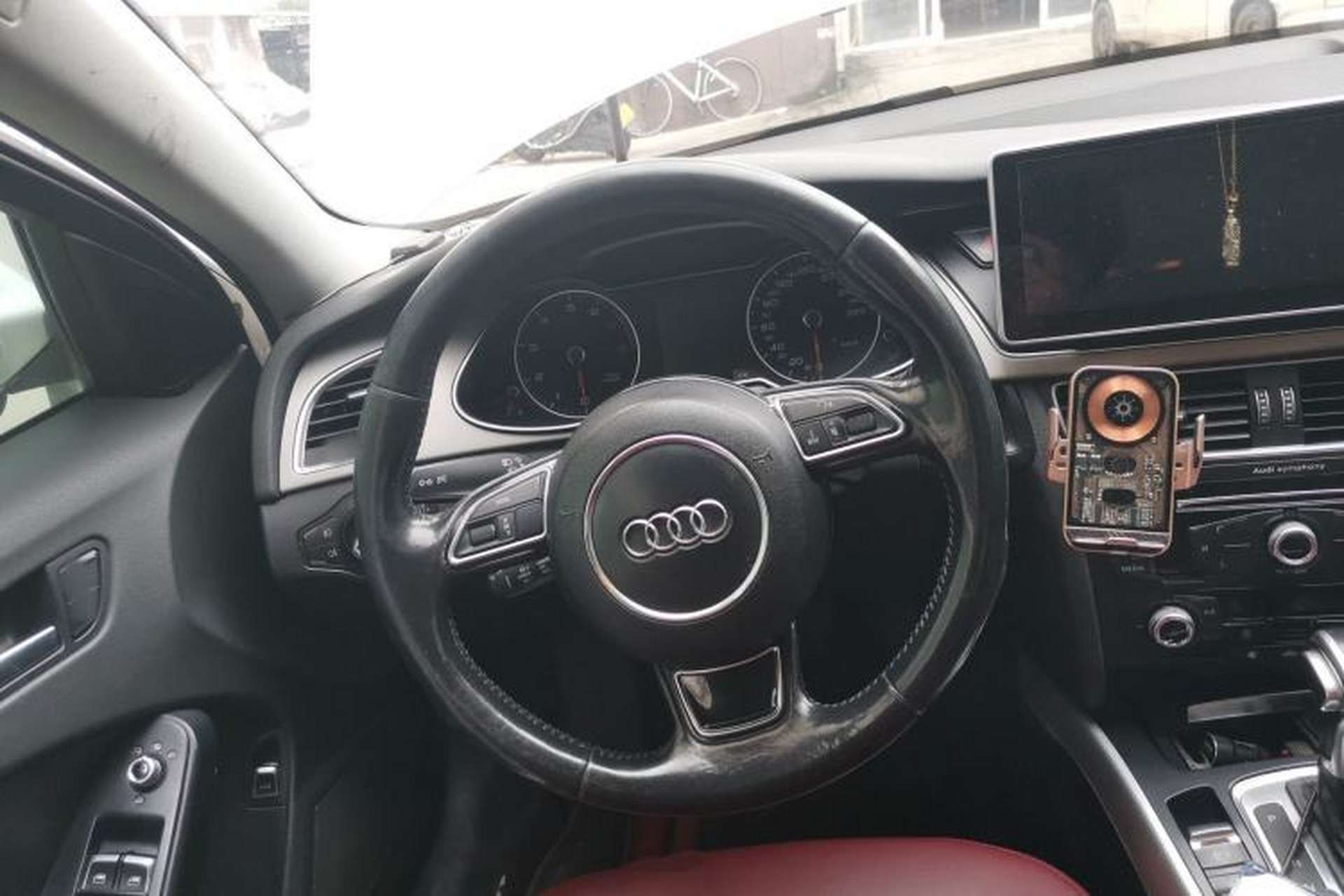 Used Audi A4L 2015 35 TFSI Automatic Standard Model Steering Wheel