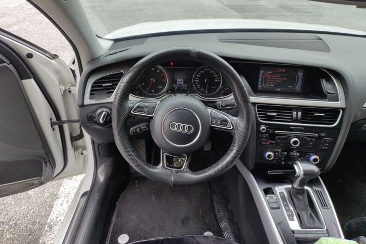 Used Audi A4L 2015 35 TFSI Automatic Comfort Model Steering Wheel