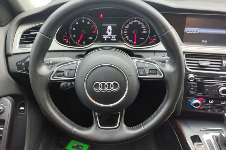 Used Audi A4L 2015 35 TFSI Automatic Comfort Model Steering Wheel