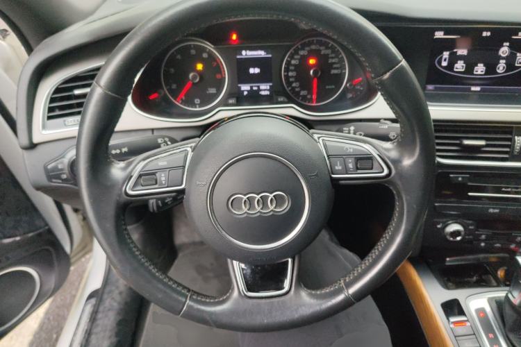 Used Audi A4L 2015 35 TFSI Automatic Luxury Edition Steering Wheel