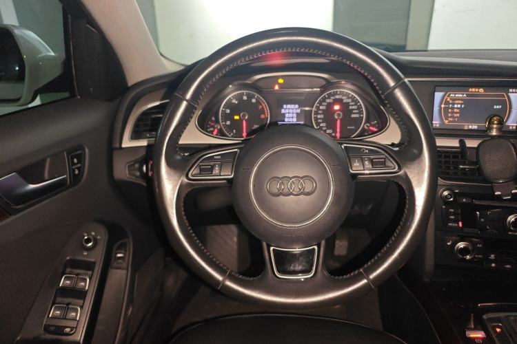 Used Audi A4L 2015 35 TFSI Automatic Comfort Model Steering Wheel