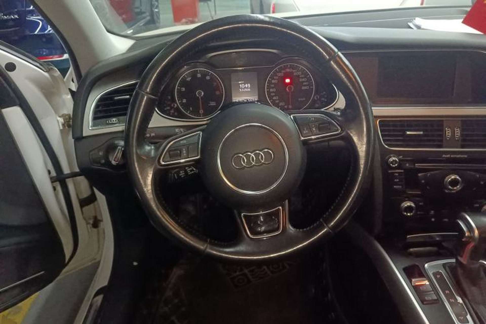 Used Audi A4L 2015 35 TFSI Automatic Standard Model Steering Wheel