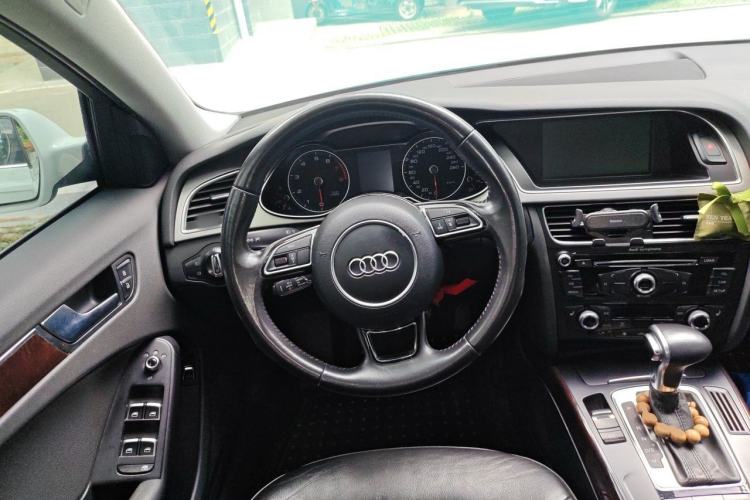 Used Audi A4L 2015 35 TFSI Automatic Technology Model Steering Wheel