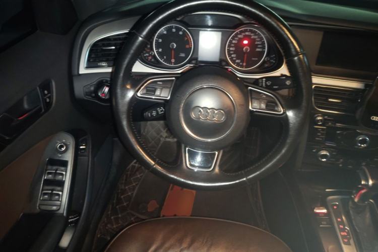 Used Audi A4L 2015 35 TFSI Automatic Comfort Model Steering Wheel