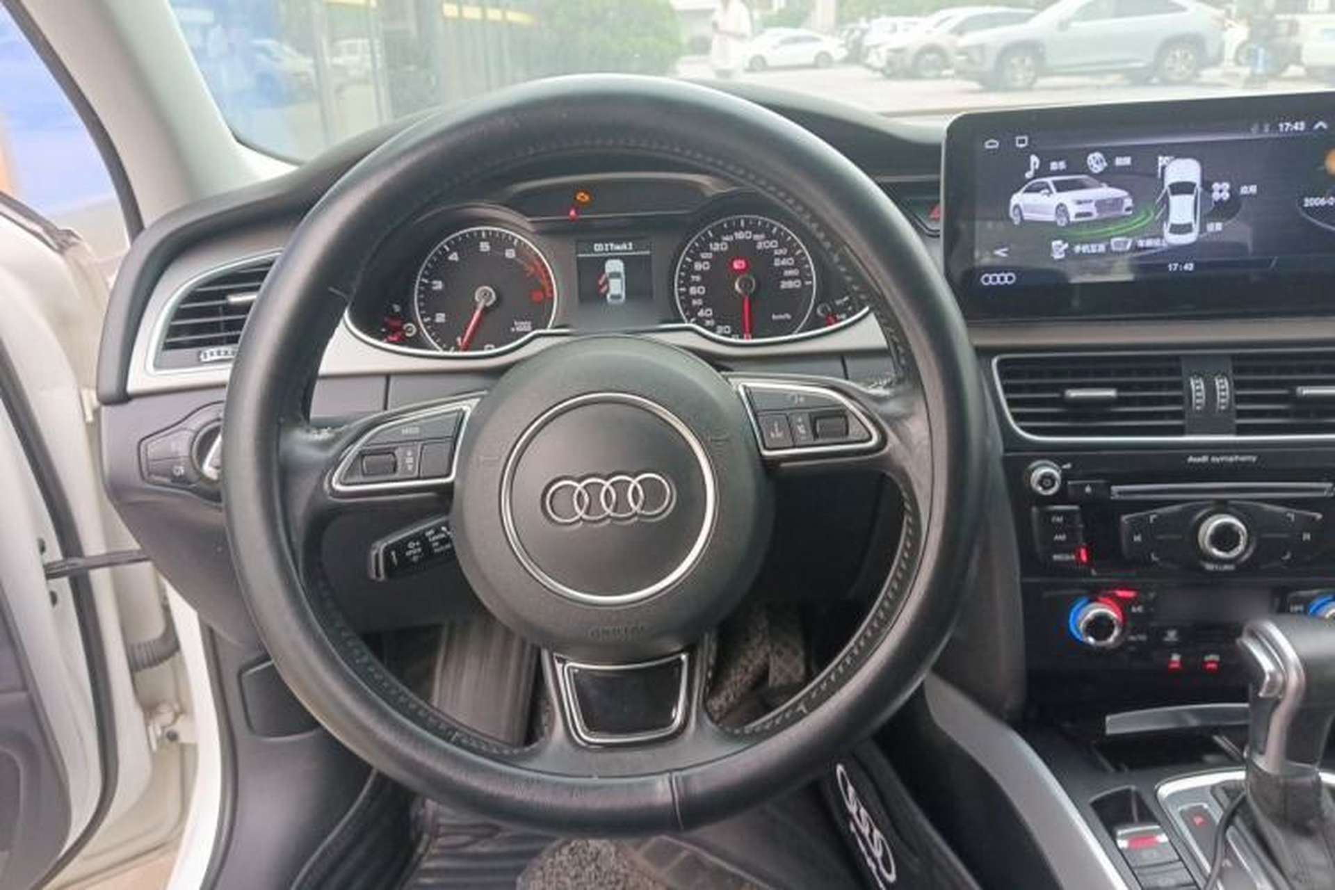 Used Audi A4L 2015 35 TFSI Automatic Standard Model Steering Wheel