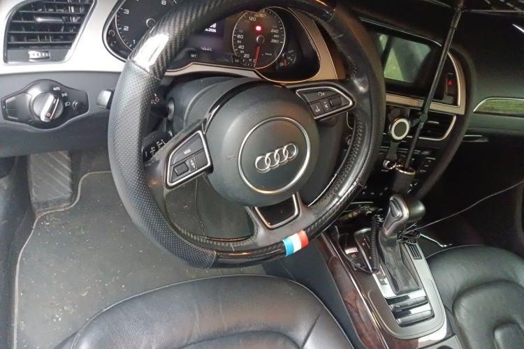 Used Audi A4L 2015 35 TFSI Automatic Comfort Model Steering Wheel