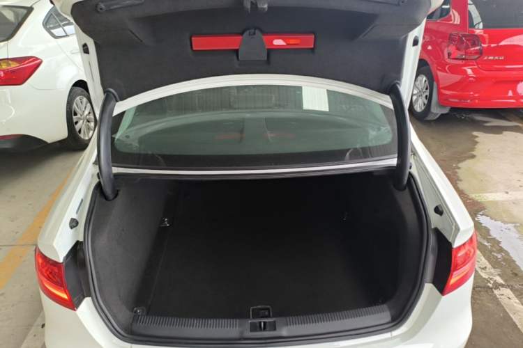 Used Audi A4L 2015 35 TFSI Automatic Comfort Model Trunk