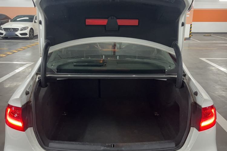Used Audi A4L 2015 35 TFSI Automatic Comfort Model Trunk