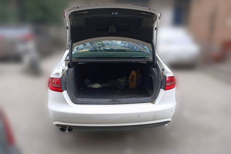 Used Audi A4L 2015 35 TFSI Automatic Comfort Model Trunk