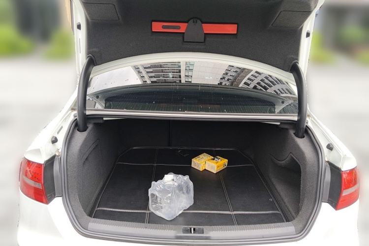 Used Audi A4L 2015 35 TFSI Automatic Standard Model Trunk