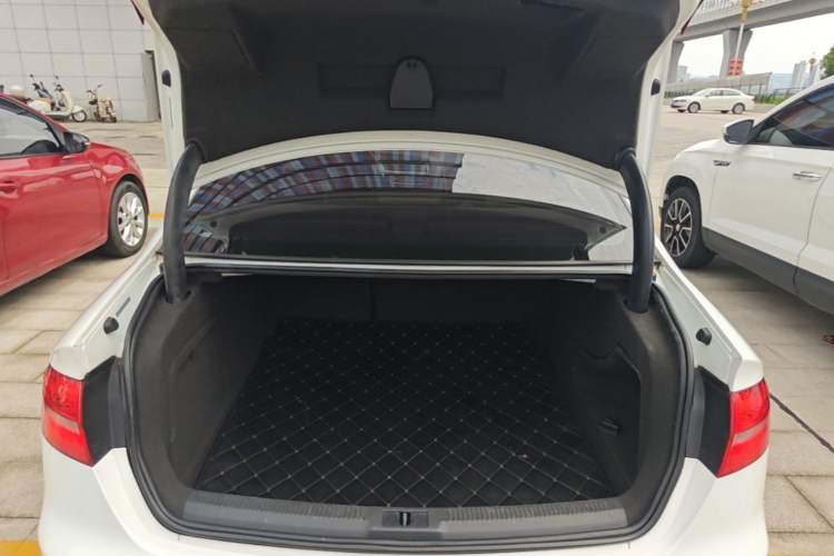 Used Audi A4L 2015 35 TFSI Automatic Comfort Model Trunk
