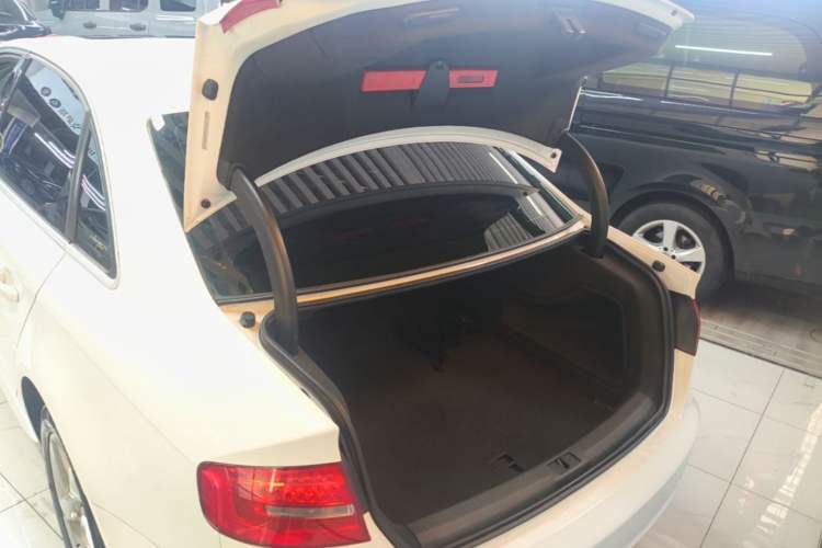 Used Audi A4L 2015 35 TFSI Automatic Standard Model Trunk