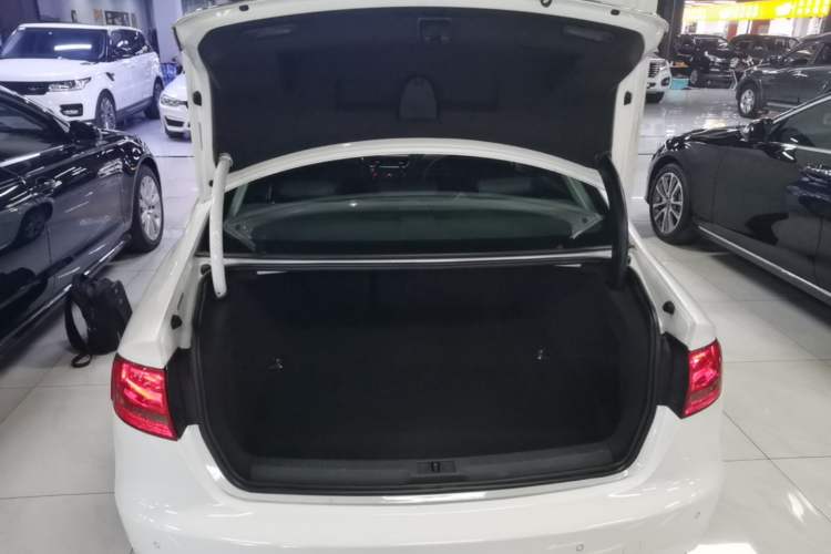 Used Audi A4L 2015 35 TFSI Automatic Standard Model Trunk