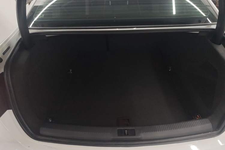 Used Audi A4L 2015 35 TFSI Automatic Comfort Model Trunk