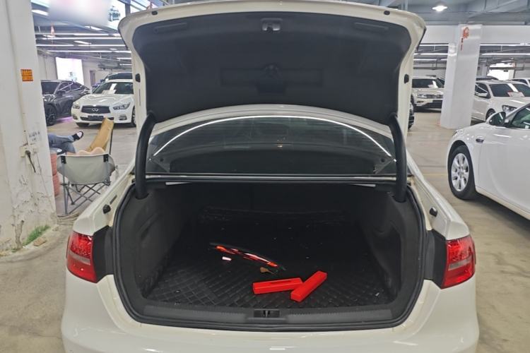 Used Audi A4L 2015 35 TFSI Automatic Comfort Model Trunk