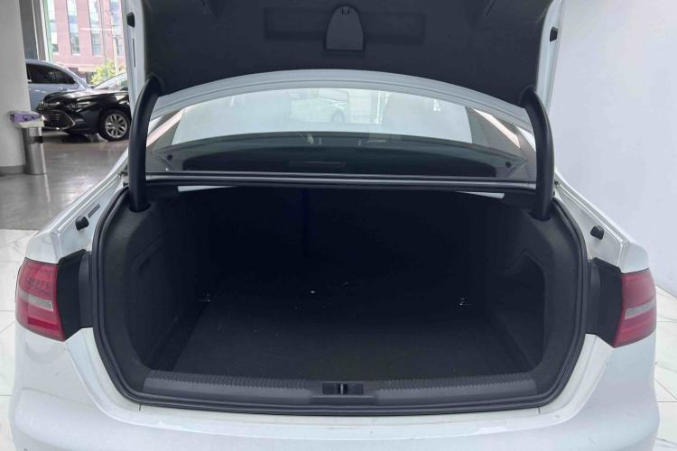 Used Audi A4L 2015 35 TFSI Automatic Comfort Model Trunk