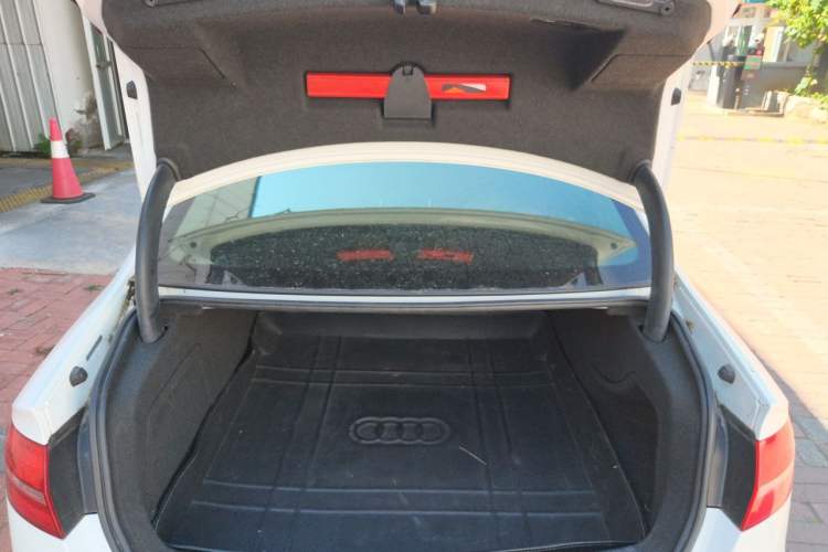 Used Audi A4L 2015 35 TFSI Automatic Comfort Model Trunk
