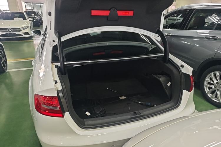 Used Audi A4L 2015 35 TFSI Automatic Comfort Model Trunk