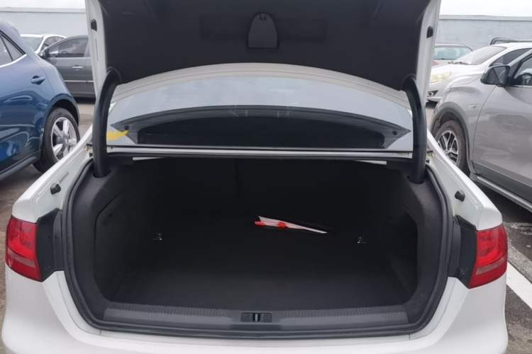 Used Audi A4L 2015 30 TFSI Automatic Comfort Model Trunk