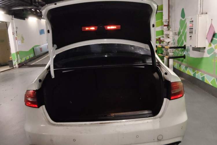 Used Audi A4L 2015 35 TFSI Automatic Standard Model Trunk