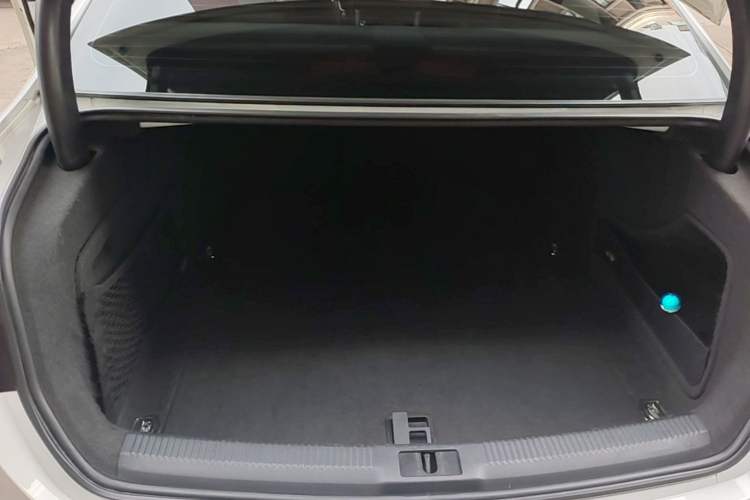 Used Audi A4L 2015 35 TFSI Automatic Comfort Model Trunk