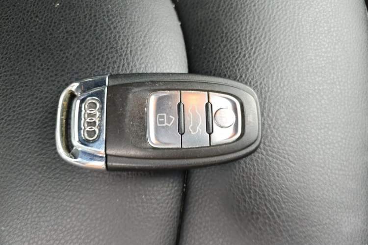 Used Audi A4L 2015 35 TFSI Automatic Comfort Model Vehicle Key