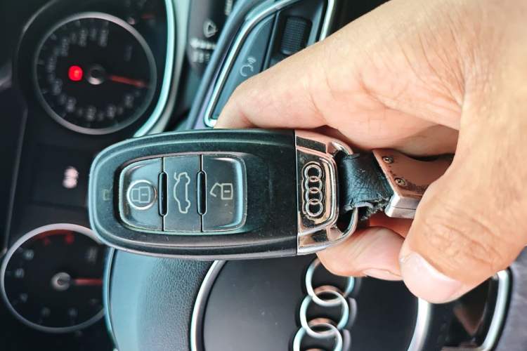 Used Audi A4L 2015 35 TFSI Automatic Comfort Model Vehicle Key