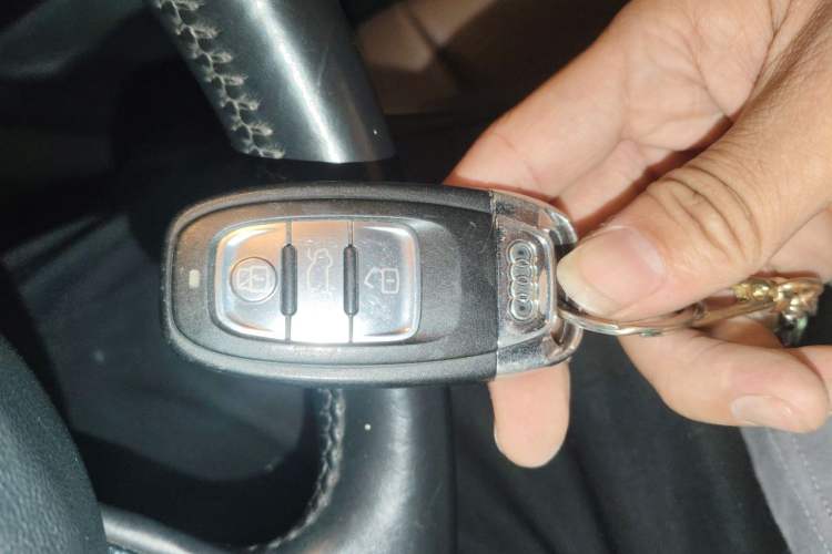Used Audi A4L 2015 35 TFSI Automatic Standard Model Vehicle Key
