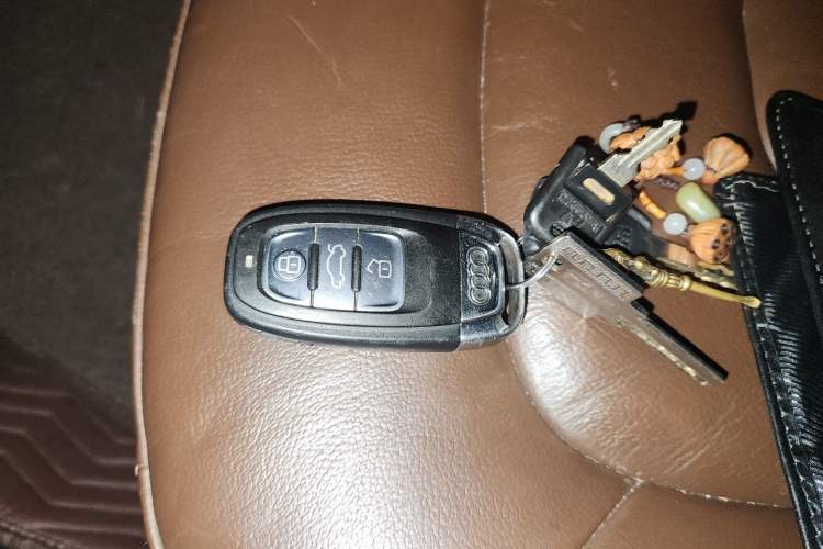 Used Audi A4L 2015 35 TFSI Automatic Comfort Model Vehicle Key