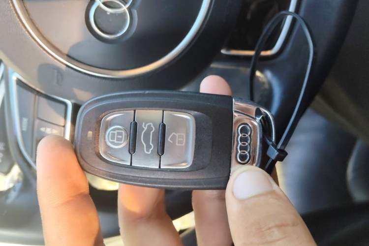 Used Audi A4L 2015 35 TFSI Automatic Comfort Model Vehicle Key