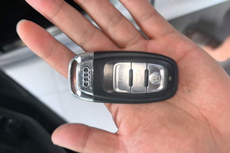 Used Audi A4L 2015 35 TFSI Automatic Standard Model Vehicle Key