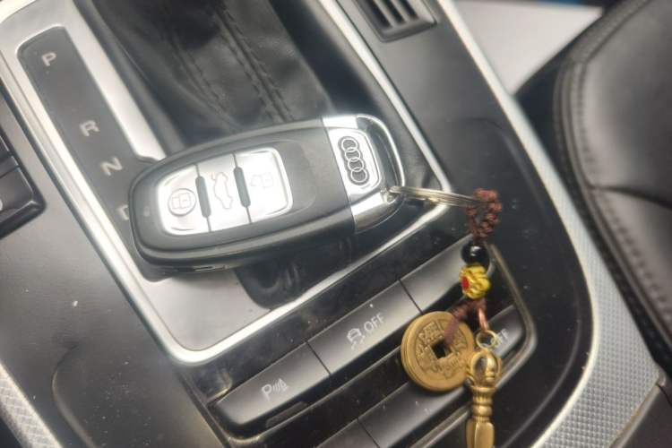 Used Audi A4L 2015 35 TFSI Automatic Standard Model Vehicle Key