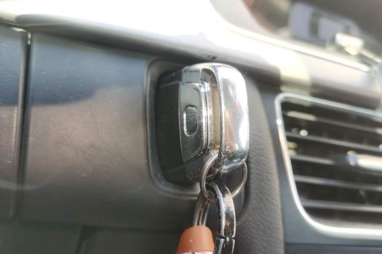 Used Audi A4L 2015 35 TFSI Automatic Standard Model Vehicle Key