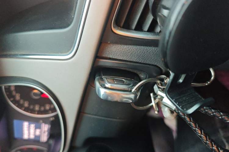 Used Audi A4L 2015 35 TFSI Automatic Standard Model Vehicle Key