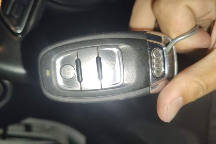 Used Audi A4L 2015 45 TFSI quattro Individual Sport Edition Vehicle Key