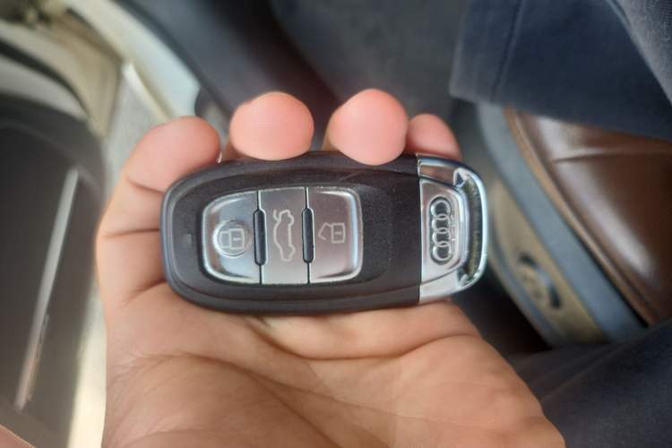 Used Audi A4L 2015 35 TFSI Automatic Comfort Model Vehicle Key