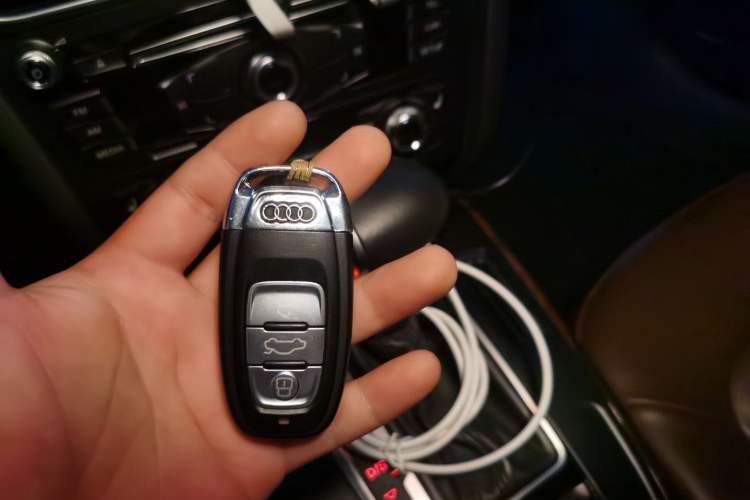 Used Audi A4L 2015 35 TFSI Automatic Comfort Model Vehicle Key