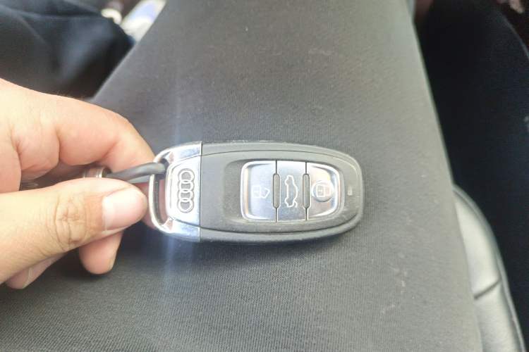 Used Audi A4L 2015 35 TFSI Automatic Comfort Model Vehicle Key