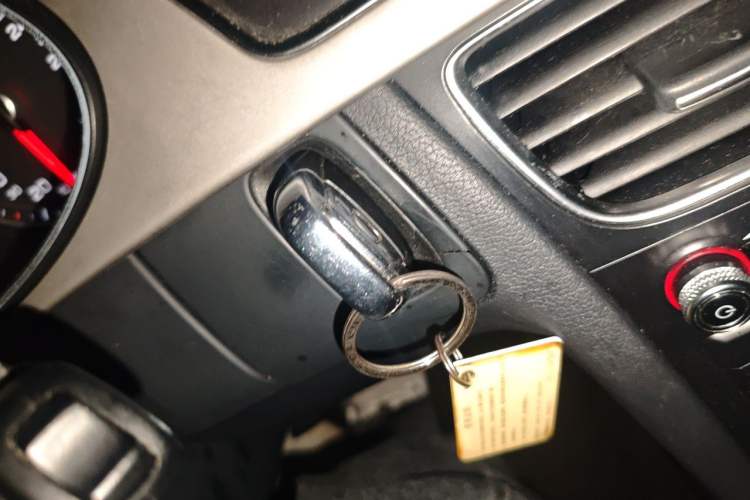 Used Audi A4L 2015 35 TFSI Automatic Standard Model Vehicle Key