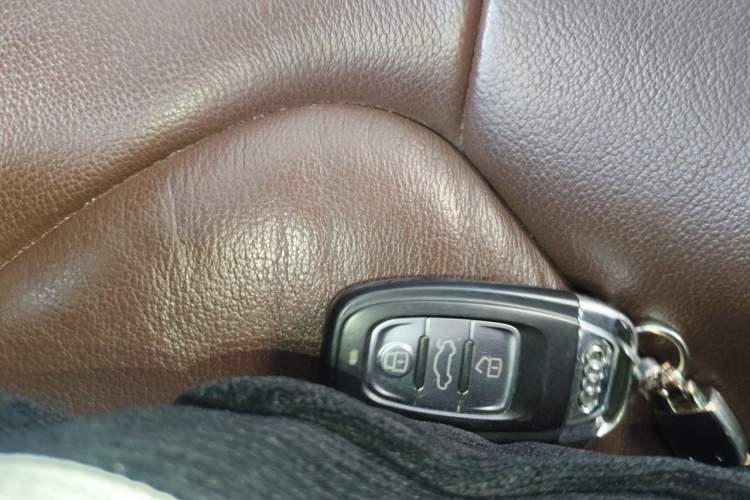 Used Audi A4L 2015 35 TFSI Automatic Comfort Model Vehicle Key