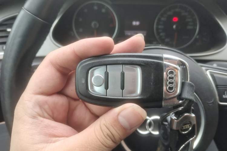 Used Audi A4L 2015 35 TFSI Automatic Comfort Model Vehicle Key