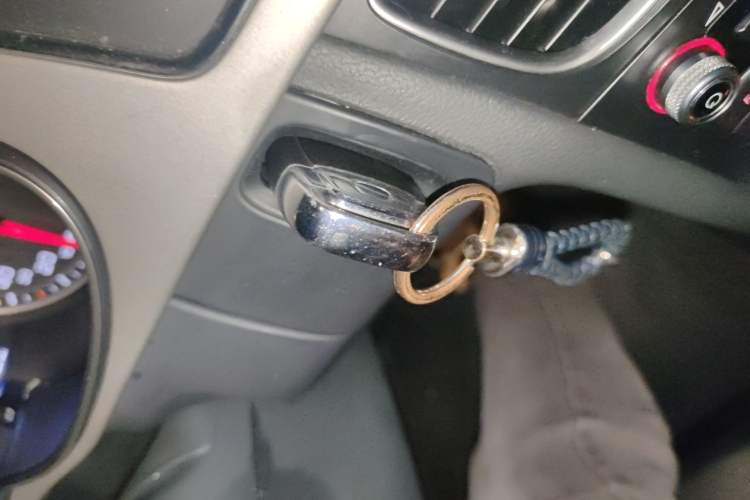 Used Audi A4L 2015 35 TFSI Automatic Standard Model Vehicle Key