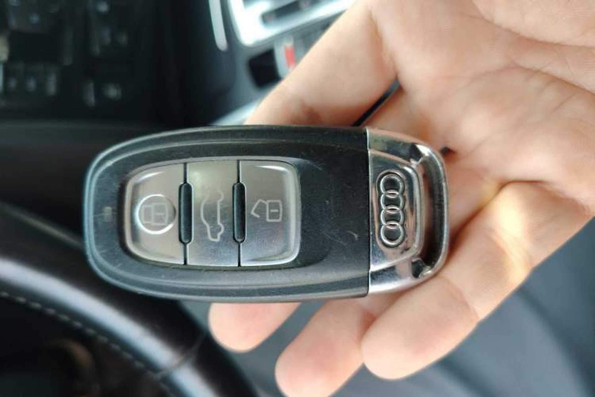 Used Audi A4L 2015 30 TFSI Automatic Comfort Model Vehicle Key