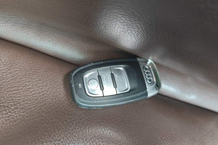 Used Audi A4L 2015 35 TFSI Automatic Comfort Model Vehicle Key