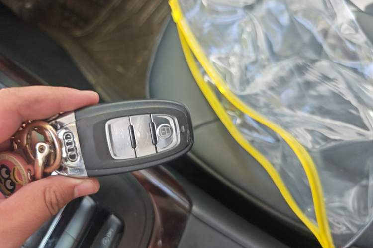 Used Audi A4L 2015 35 TFSI Automatic Comfort Model Vehicle Key