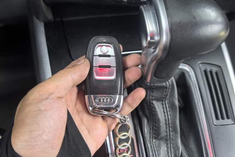 Used Audi A4L 2015 35 TFSI Automatic Standard Model Vehicle Key