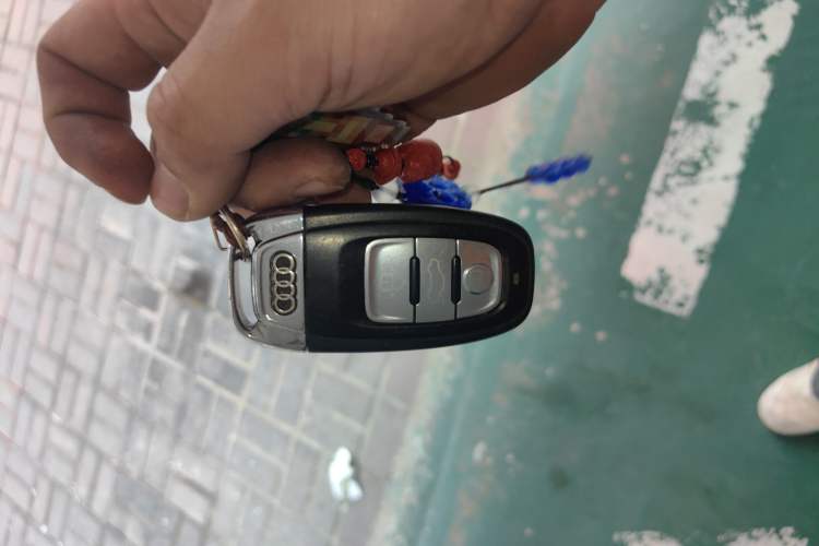 Used Audi A4L 2015 35 TFSI Automatic Standard Model Vehicle Key